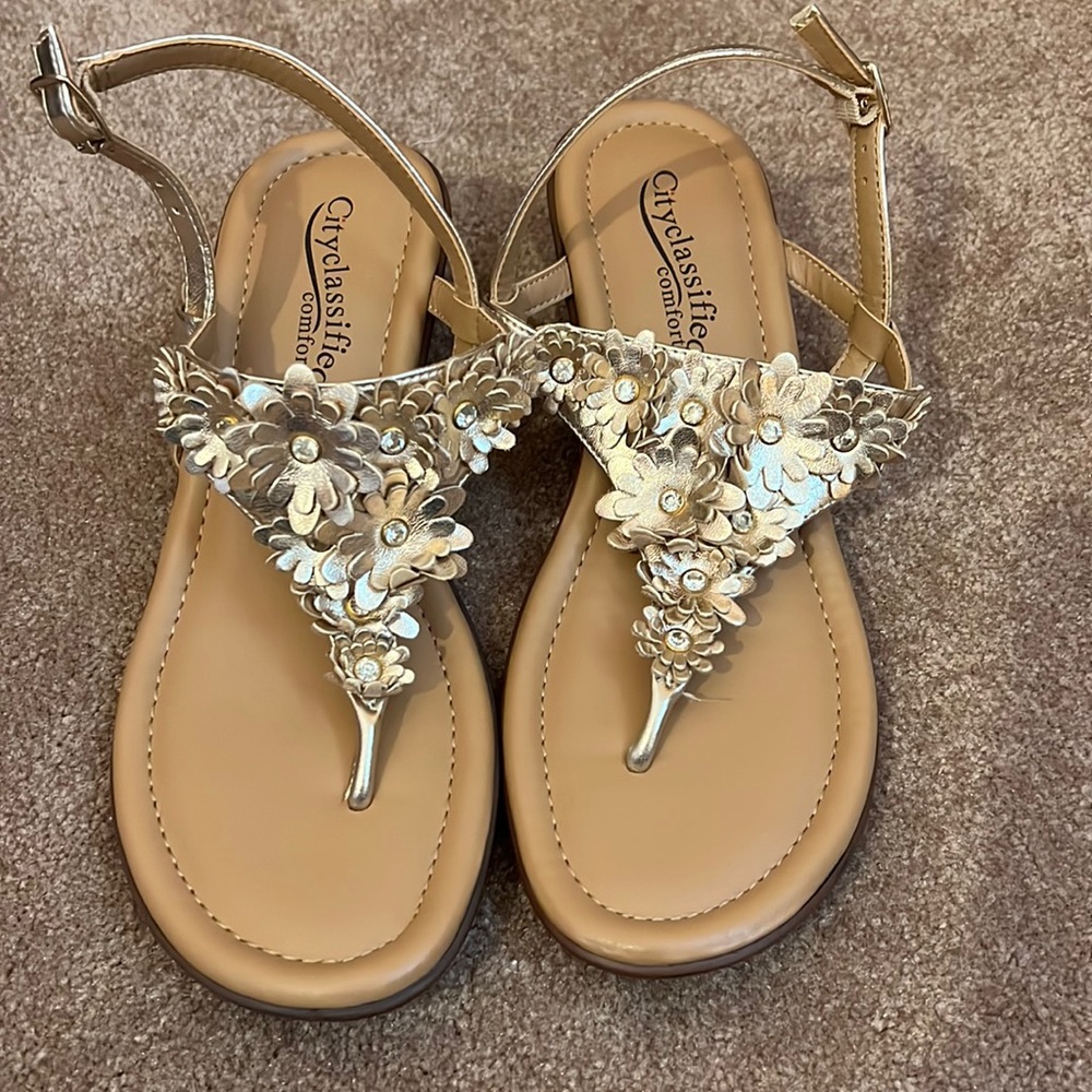 Dressy gold sandals